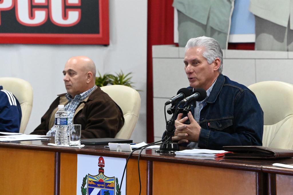 🗣| El mandatario insistió en no dejar morir los conceptos del XI Pleno del Comité Central, realizado en diciembre último, razón por la cual se están haciendo estos Plenos provinciales, para que toda la militancia esté alineada con las prioridades del país desde inicios del año.