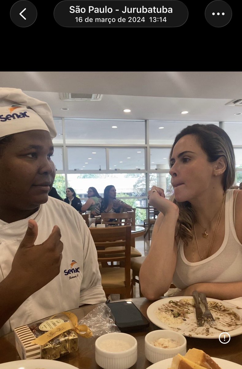 ronanoliveirav's tweet image. Durante meu curso de graduação para Gastrônomo e cozinheiro internacional a dona @anapaularenault não perdia uma boca livre lá rssrsrrsrs 
Minha Bruaca sempre me apoiando!