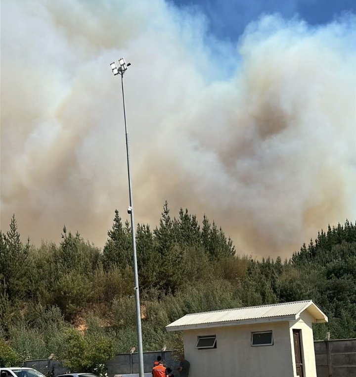 GermanMoyano15's tweet image. 🚨🔥#Florida #Quillon SITUACIÓN ACTUAL DE INCENDIO FORESTAL TOTALMENTE DESCONTROLADO SECTOR CASABLANCA - QUEIME, LIMITE REGIONAL - COMUNAL.