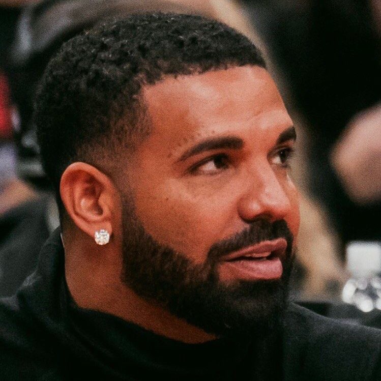 HipHopAllDay's tweet image. Drake becomes the first rapper to earn 1 BILLION+ streams on Spotify in 2026, taking just 20 days 🔥📈

No other rapper has passed the 500m mark yet.