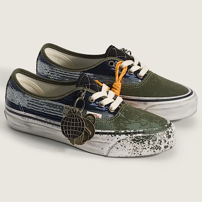 AD: Dropping 1/29 via Vans US
Vans Premium Authentic Collection 

Black/White sovrn.co/11n1ubj
Green/Blue sovrn.co/1ih2t3v