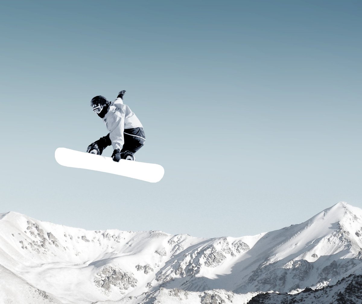 Cold weather makes it easy to forget the sun is still working. But reflection and altitude mean your skin is taking more than you think.

Stay in motion, and keep your skin protected.

#LifeInMotion #Surface