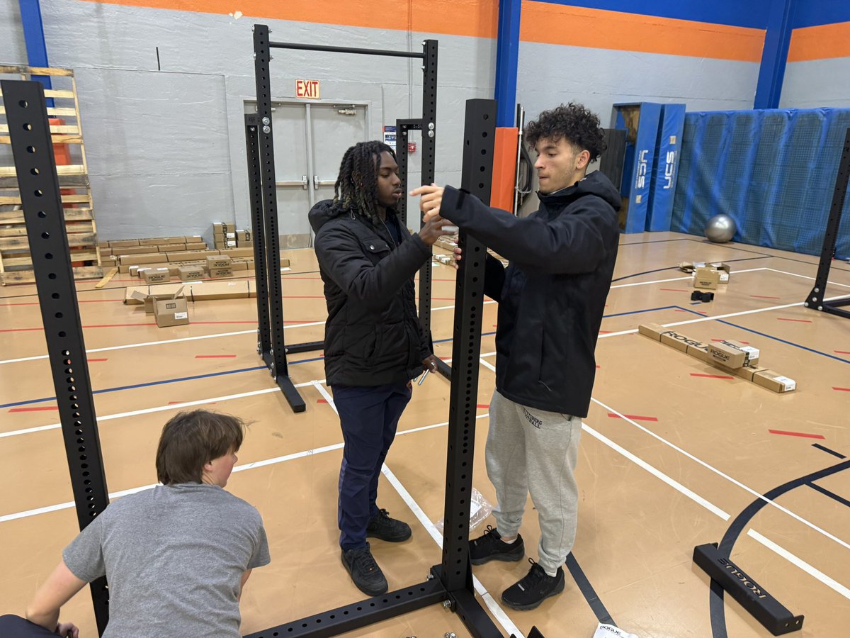 Coach_MikeGreen's tweet image. New Varsity Weight Room loading. Many hands makes light work with @GburgFB 
#BeGreat #GoBullets