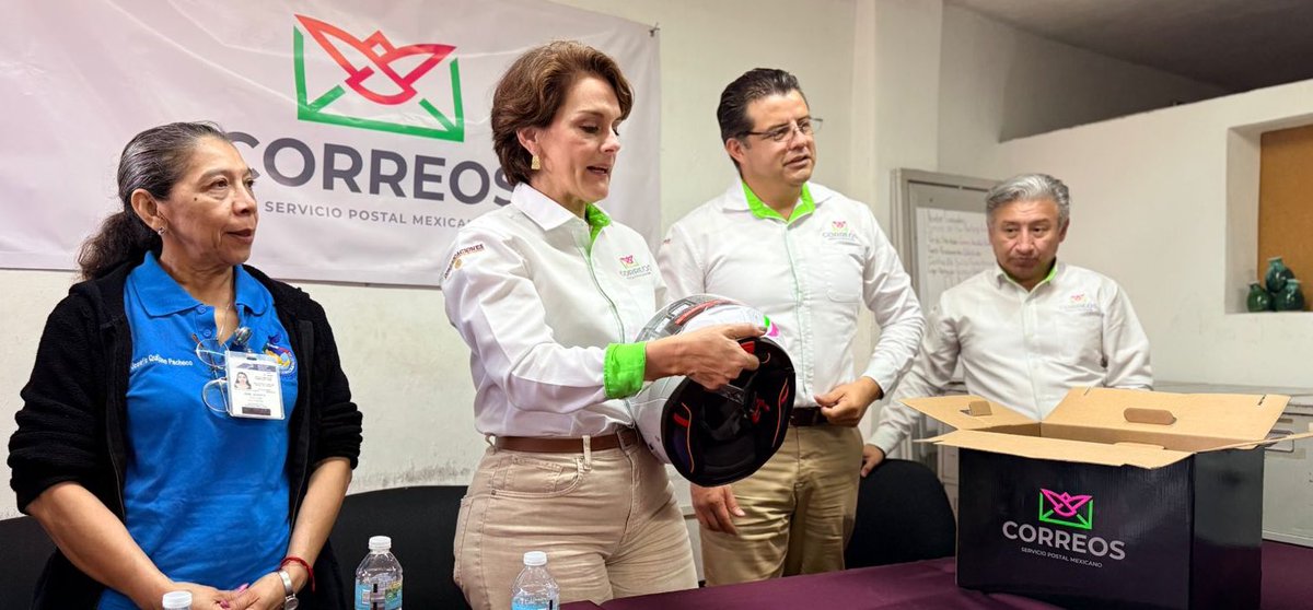 violeta_abreu's tweet photo. Estamos en San Francisco de #Campeche, donde visitamos a nuestras amigas y amigos carteros. 📬🤝 Su labor es fundamental para conectar a las personas y mantener unidas a las comunidades.

Gracias al esfuerzo, la entrega y la pasión que cada día ponen nuestras y nuestros mensajeros, Correos de México se fortalece. ✉️ 🕊️