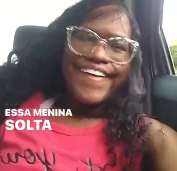 negoveneno_'s tweet image. eu morro que todo mês minha tia sapatona posta foto com uma mona diferente porém com a mesma legenda "minha pessoa favorita"