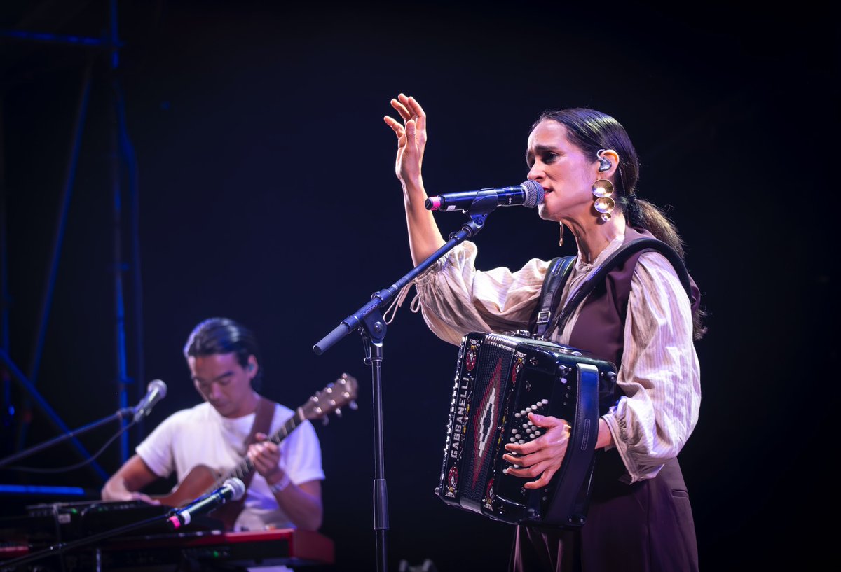 .<a href="/julietav/">Julieta Venegas</a> prepara el lanzamiento de su nuevo disco, que presentará en vivo con su gira 2026 👋🥰

💻<a href="/paulamuratalla/">Paula</a>
goo.su/qUxqh
#showOCESA