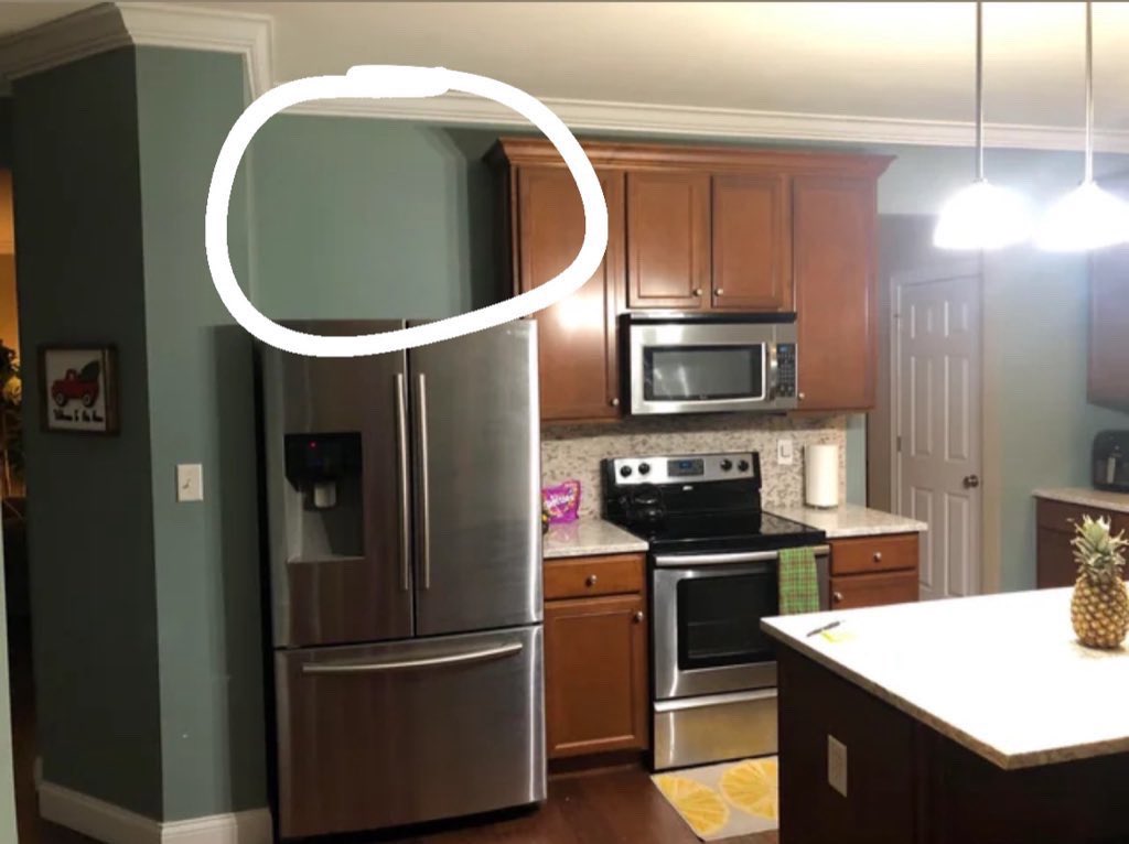 midwestern_ope's tweet image. Midwesterners know this area is used as additional storage space for bread, cereal and miscellaneous kitchen items