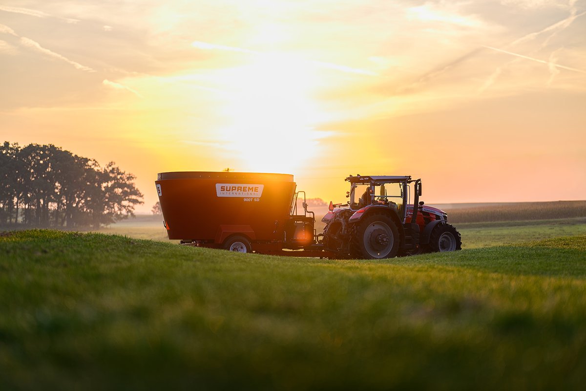 SupremeInternational tweet media