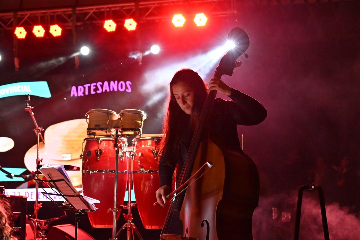 Chubutparatodos's tweet photo. Provincia y el #INAMU presentan en Puerto Madryn herramientas de fomento para proyectos musicales
#PuertoMadryn
https://t.co/X6BQIW1mrr @gobiernochubut https://t.co/1flgGlsT0q