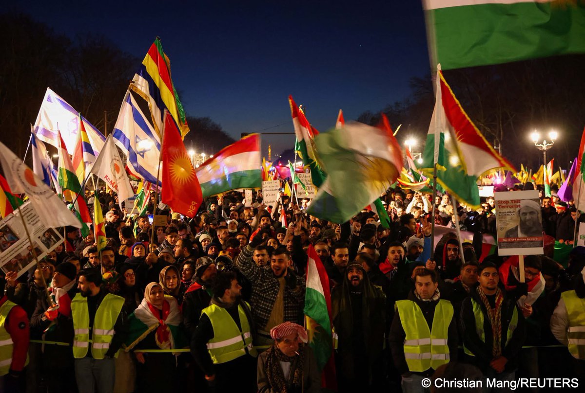 ChinasaNworu's tweet image. Just in

#German cities saw large pro-Kurdish demonstrations calling for an end to violence in northern #Syria amid renewed clashes between #Kurdish forces and government troops.

Read more: p.dw.com/p/579Ot