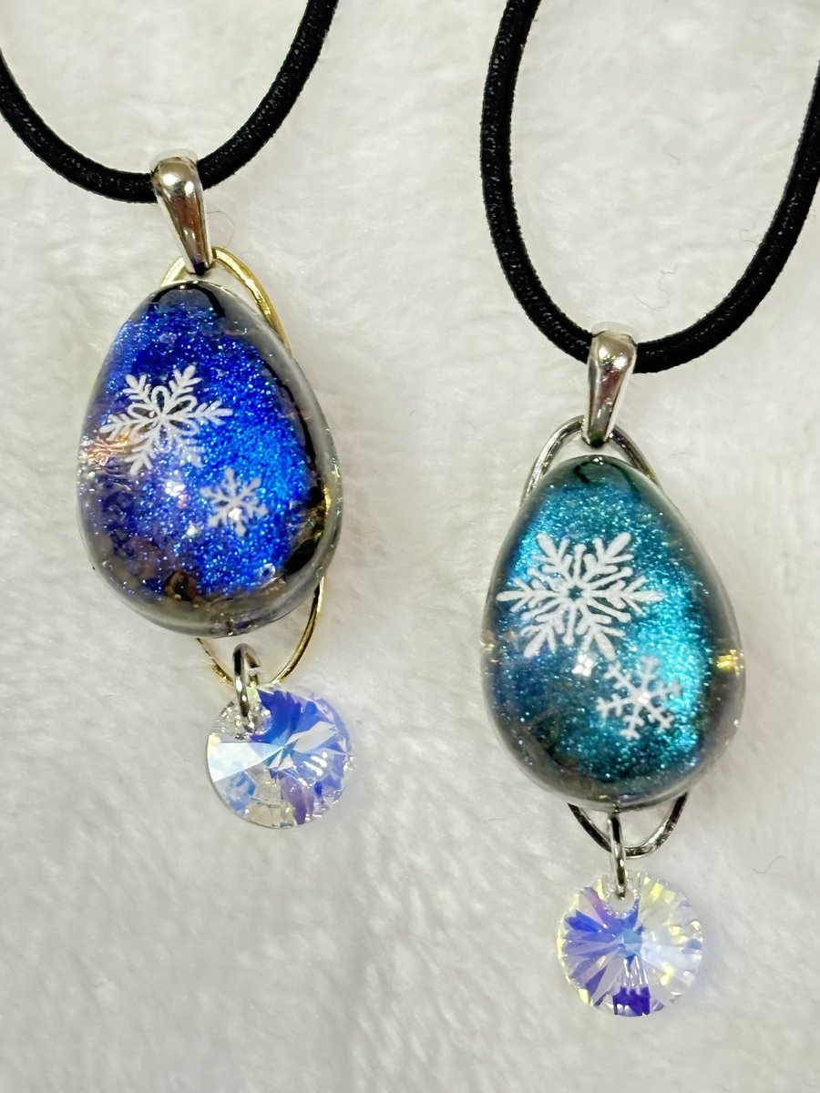 potekichi130's tweet photo. ハンドメイドらぼさんのモールドでネックレスを作りました。
^ ^
#レジンアクセサリー
#ハンドメイド
#ハンドメイドらぼ https://t.co/8uiQCiylav