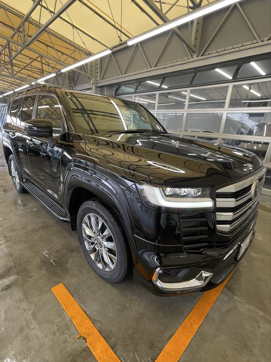 magamaga300's tweet image. ランクル300ZX盗難されました。
名古屋市西区の自宅マンション駐車場にて1月20日20時〜翌日21日19時の間になくなりました。
ナンバー名古屋331そ17-67
（特徴）黒、モデリスタエアロ装着
ミラーカバーを黒に変更
後ろのLAND CRUISERロゴを黒に変更
見かけたら連絡ください。
#ランクル #盗難 #拡散