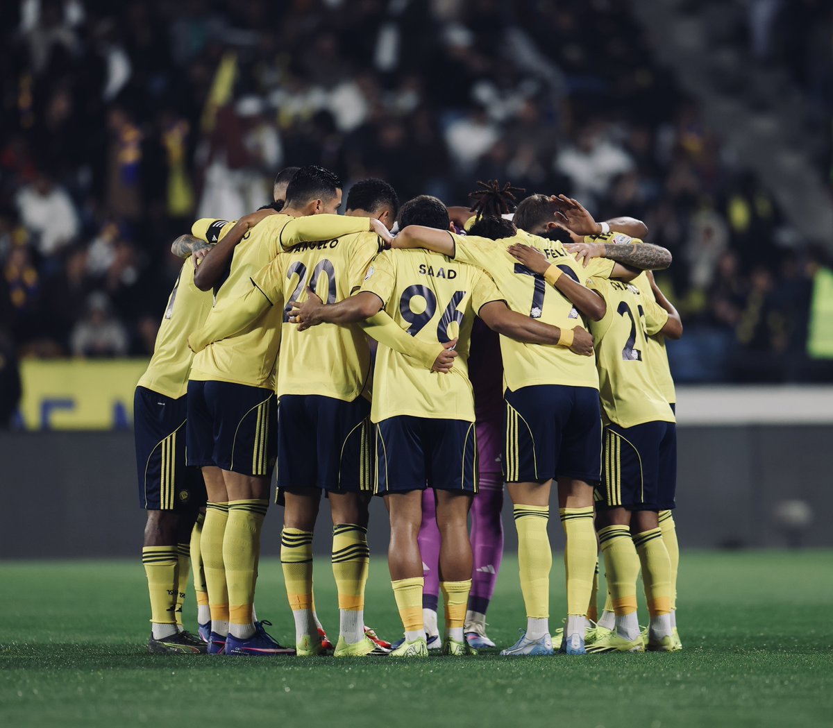 AlNassrFC's tweet image. بحمد الله وصلنا بالنقاط الثلاث إلى الرياض ✈️

موعدنا معكم يوم الاثنين القادم على ملعبنا الأول بارك 🙏
tickets.victoryarena.com/ar/event/58119…
تصبحون على خيـر 💛