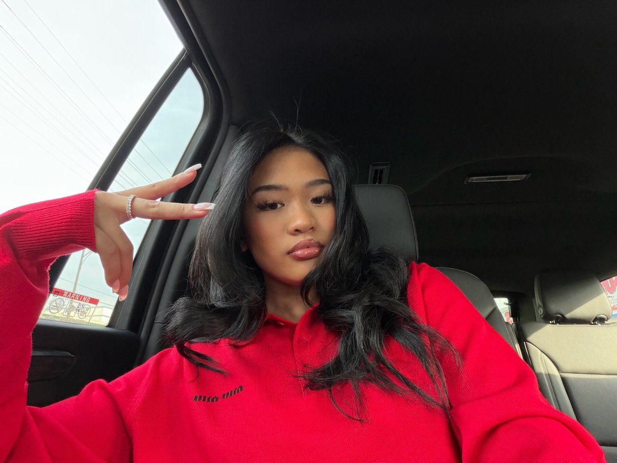 sunisalee_'s tweet image. i forget ab this app