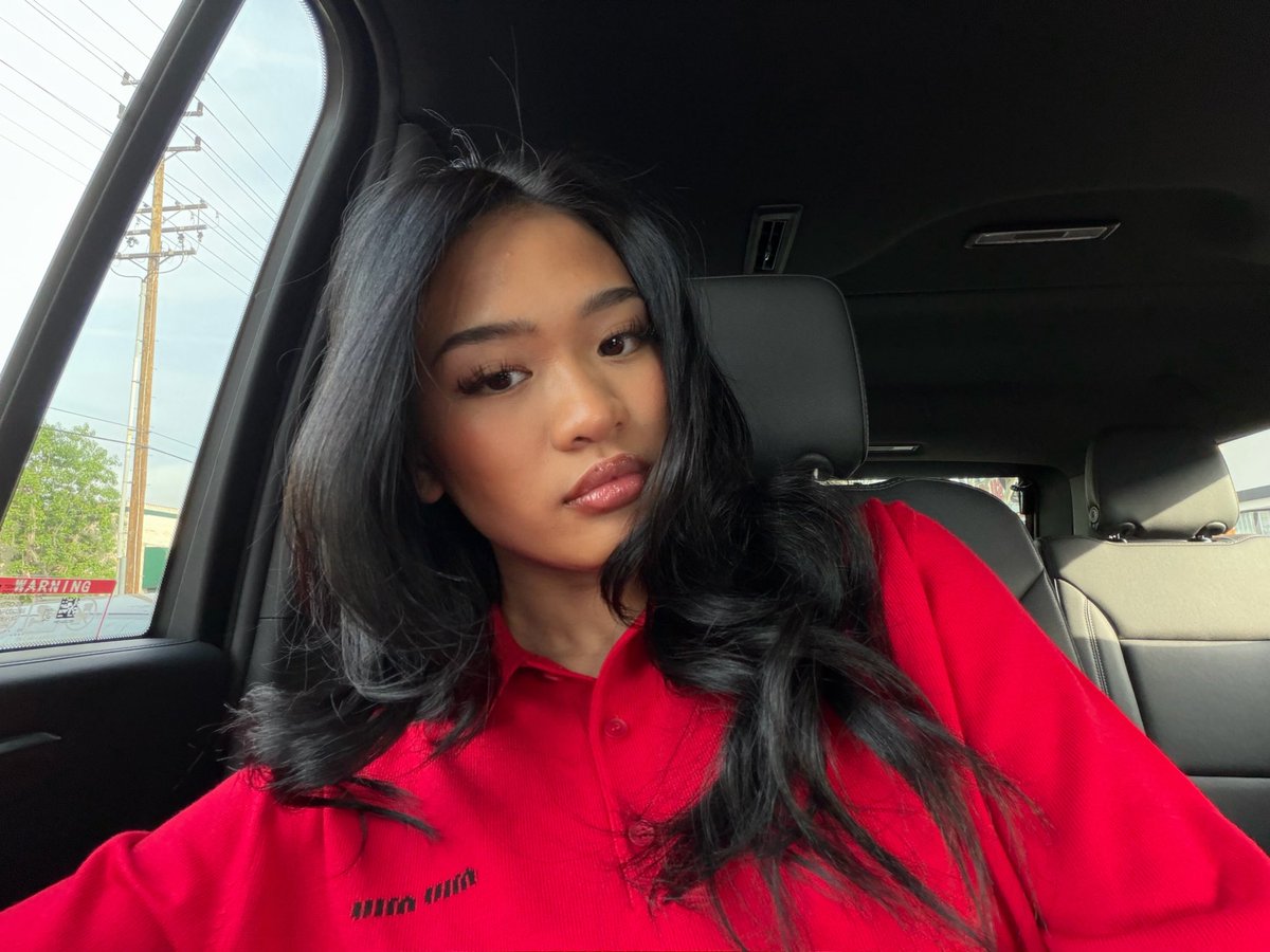 sunisalee_'s tweet image. i forget ab this app