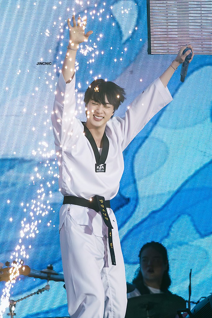 かわいいオブザイヤー♡

まだ新年始まったばかり
早々の発表w
#毎日ジン君 #BTSJin #BTS
#WeLoveYouJin