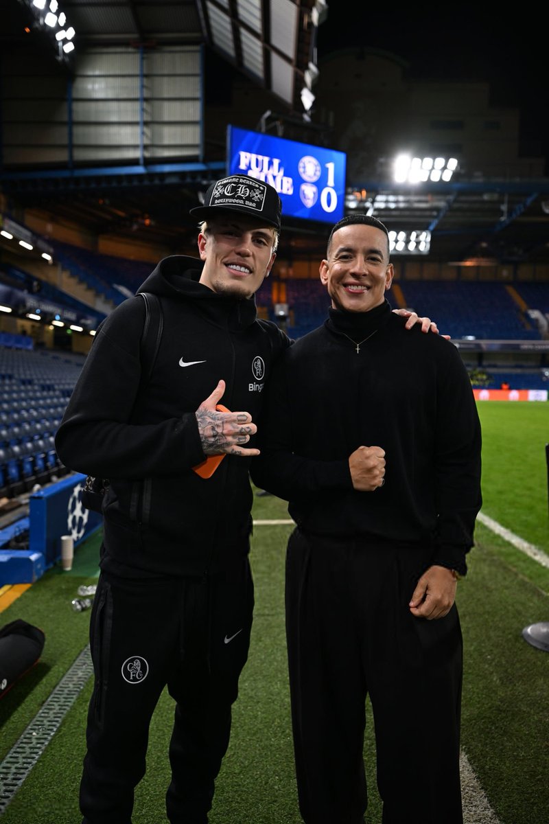 Perla_Londres's tweet image. 📸🐐 Daddy Yankee con Garnacho y Enzo