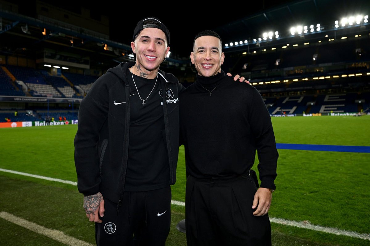 Perla_Londres's tweet image. 📸🐐 Daddy Yankee con Garnacho y Enzo