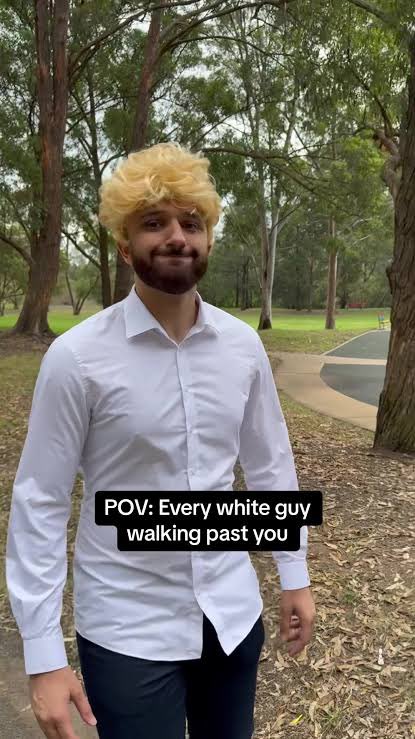 DevoutSol's tweet image. This is the first time I saw a bags donation coin actually have a good general meme that can send without fees being claimed. 

Awkward white people smiling is infinite.