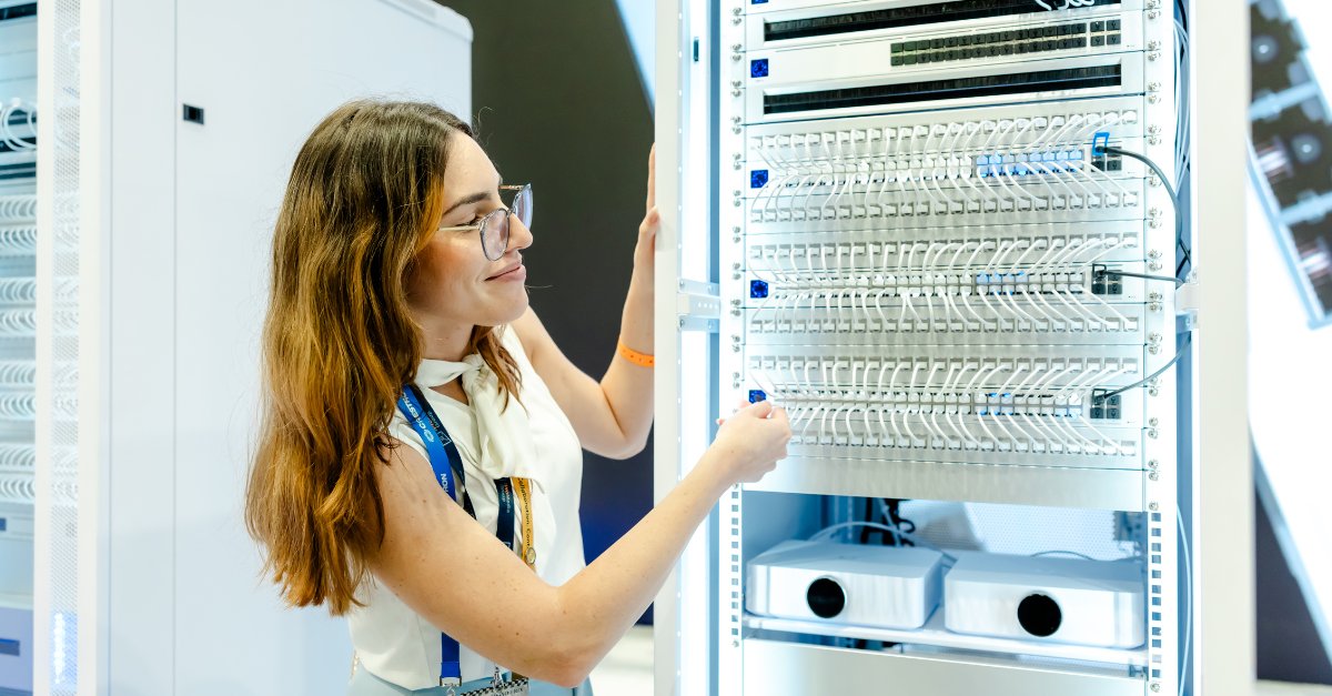 InfoComm's tweet image. Looking to plug into the latest developments across all things #proAV? Registration for #InfoComm opens in just a few weeks! Sign up to be notified first: icshow.me/IC26NFX