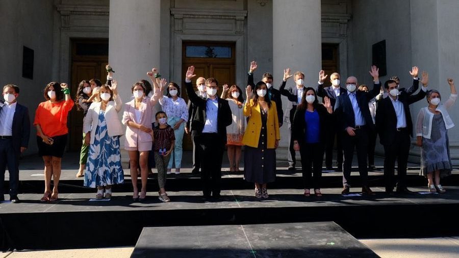 La izquierda botando espuma por la boca por el nuevo gabinete de JAK. Les recuerdo que nos libramos de esta 💩.
Zurditos, vengan de a uno.