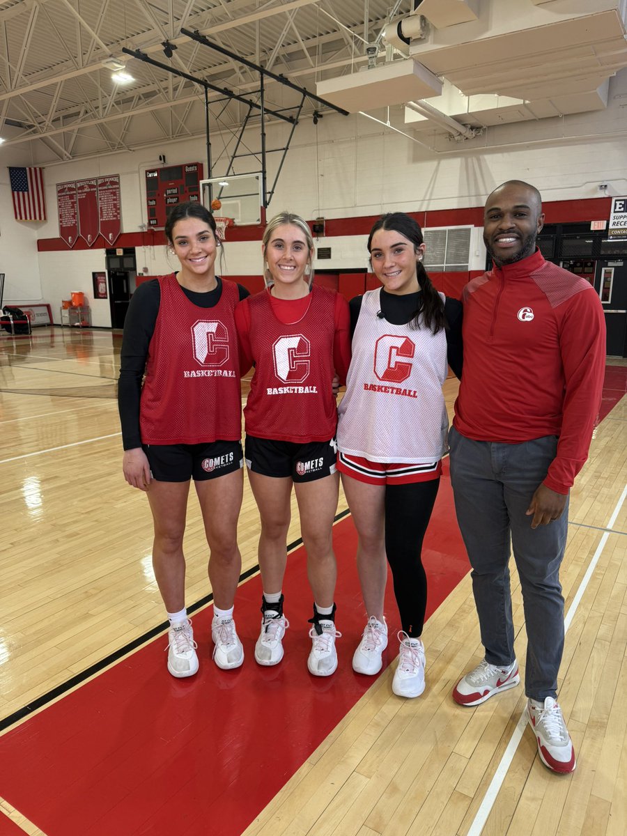 JDumasReports's tweet photo. Meet Kayla (from L-R), Alexis, and Kelsey Eberz — the Archbishop Carroll standout hoopers who decided to keep 🏀 all in the family. 

Mom &amp; Pops are both 1k point scorers and in the Villanova’s Hall of Fame. 

Had a ball putting this piece together. Coming to @6abc soon! https://t.co/f4uhhDAiPA