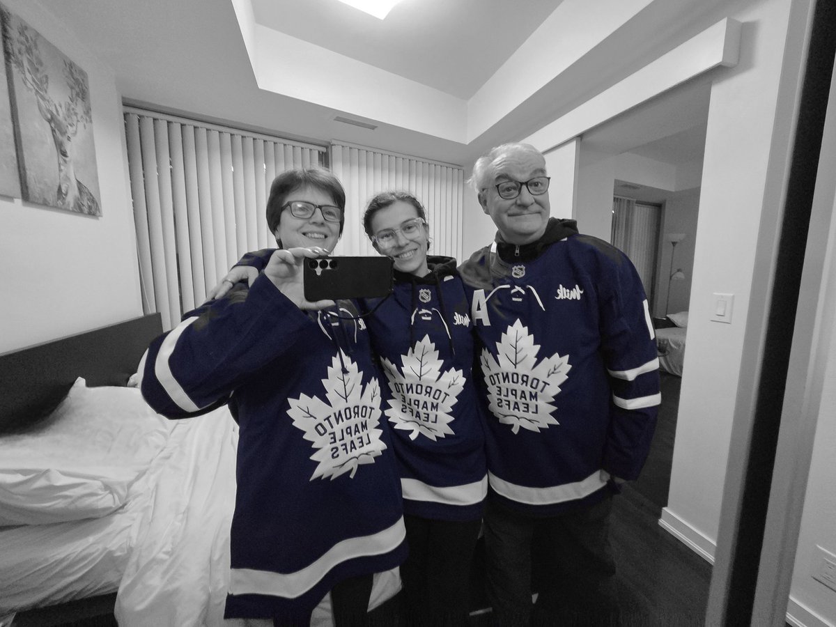 fionastewart139's tweet image. Right @MapleLeafs, Glasgow's purple army 🏴󠁧󠁢󠁳󠁣󠁴󠁿 are in town.  Let's get the win tonight! 🏒💙 Go Leafs Go! 🏒💙 #torontomapleleafs #goleafsgo