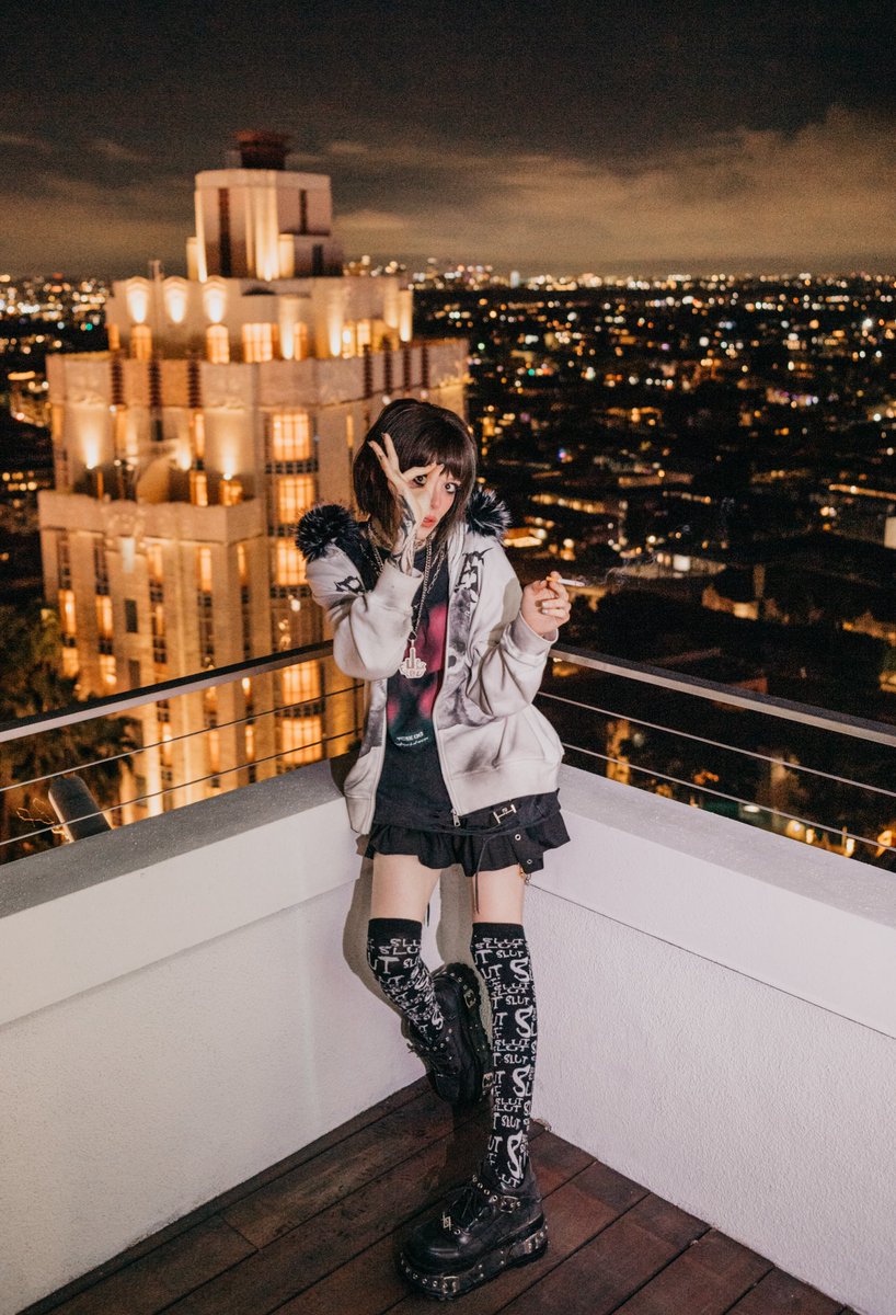 realpuppygirlxo's tweet image. I’ve done some thinking after receiving around 200 death threats last night, and being doxxed—
This will be my FINAL statement on the matter. 
1V1 ME ON DUST 2 BITCH awps only.
Doubt ur down bc inb4— ur bitchmade 😇
Feel free to respond on any of your 20 alt accounts ❤️