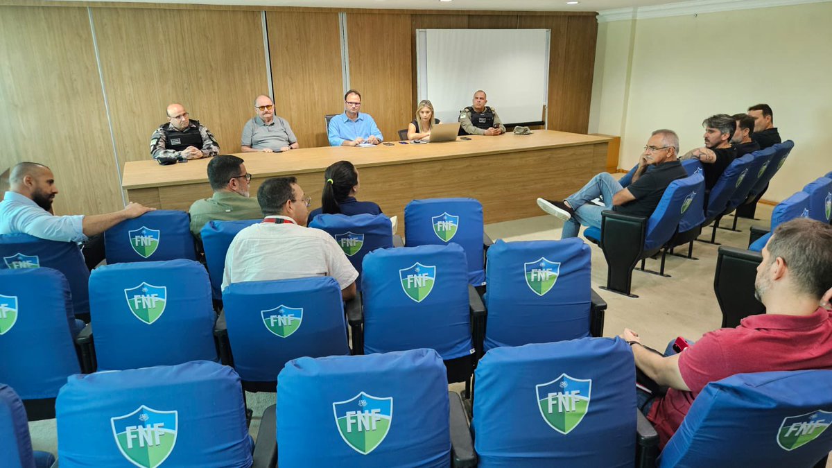 Em sua sede, a FNF realizou a elaboração do Plano de Ação do Clássico-Rei deste sábado (24). A reunião contou com a presença dos representantes de América, ABC, Arena das Dunas e Polícia Militar do RN. 

Durante o encontro, ficou definido que mais de 700 homens estarão na