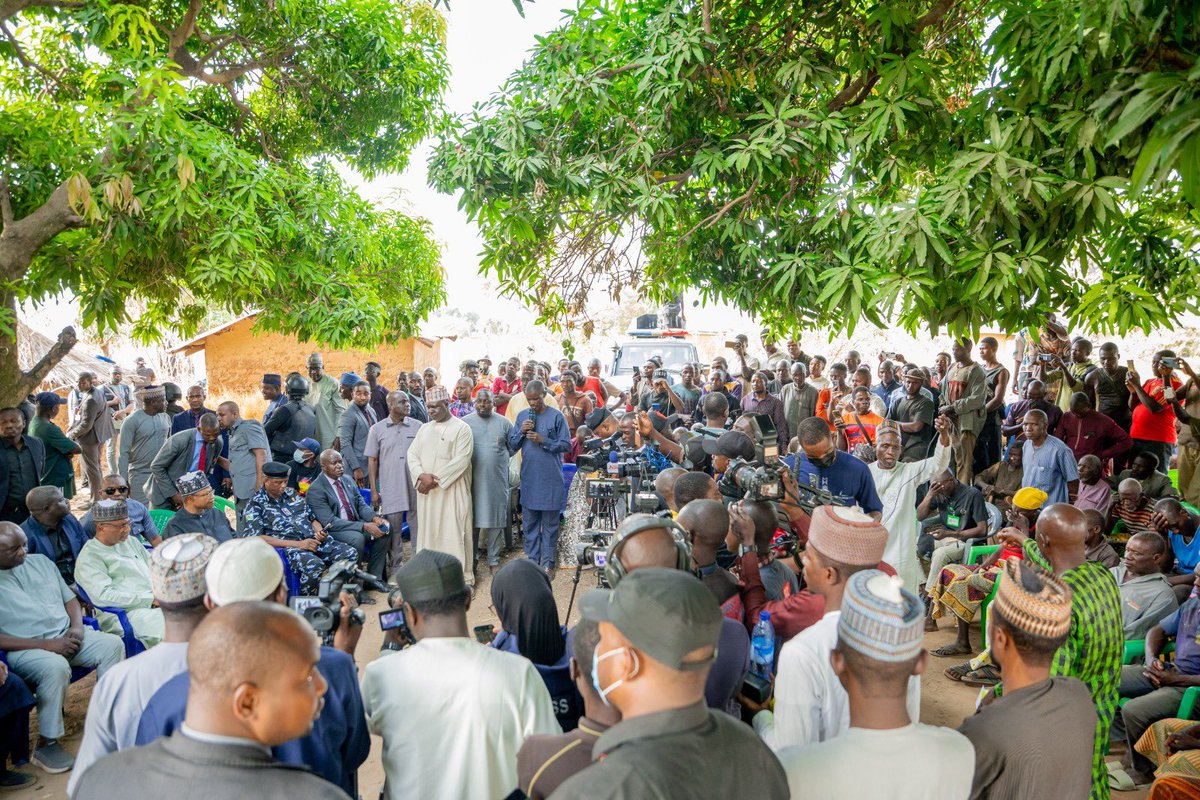 With an unyielding sense of responsibility, I visited Kurmin Wali in Kajuru Local Government Area of our dear State, following the cruel abduction of innocent citizens by criminal elements. The visit was to properly identify and be in tune with the community, to listen with