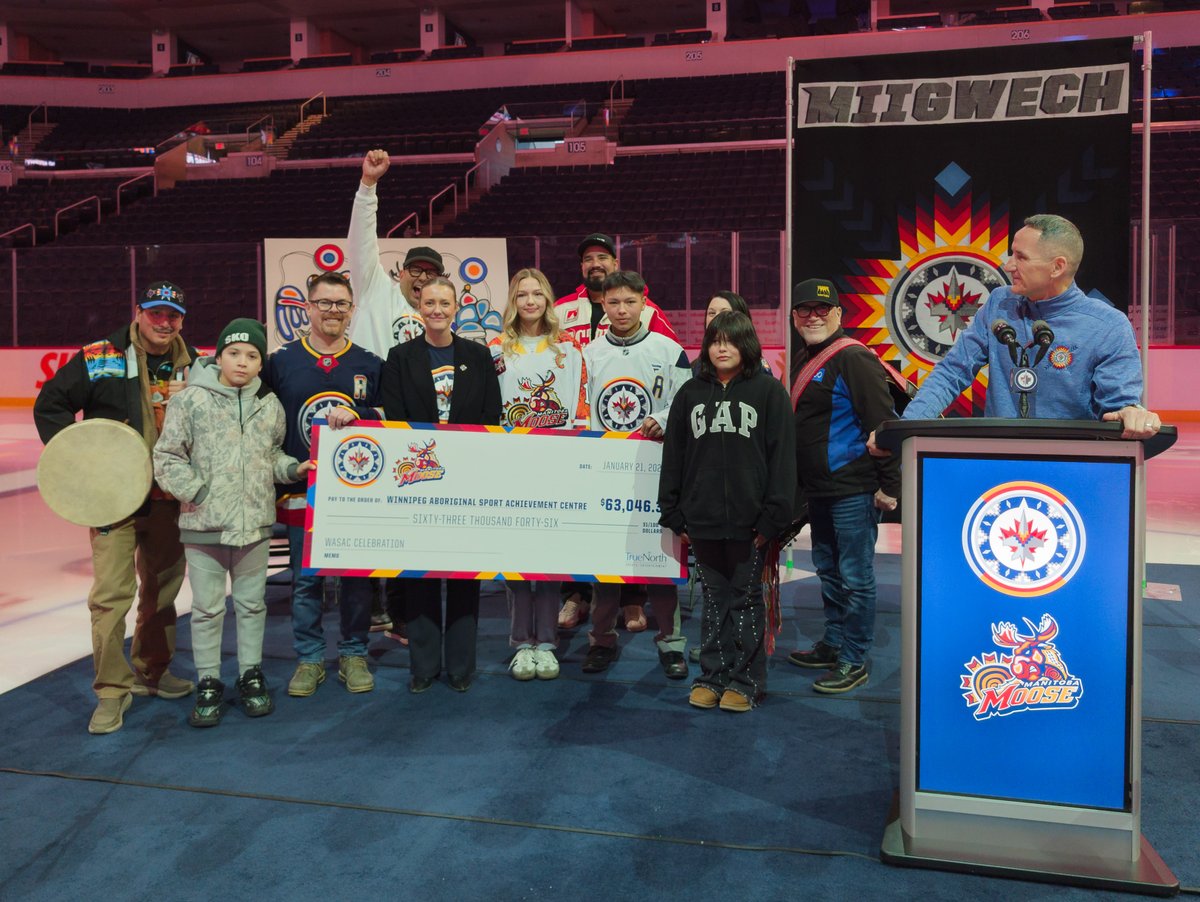 wasacnews's tweet image. Celebrated hand drum singer Ray “Coco” Stevenson kicks off our new jersey unveil for the 8th annual #WASACNight/Follow Your Dreams games with our partners @NHLJets @ManitobaMoose @sakihiwe 🏒👏