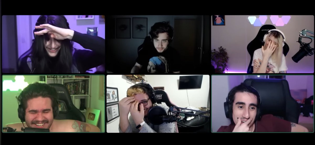 SomeoneThere179's tweet photo. eu amo q esse video é literalmente 9 minutos deles humilhando o Calango fazendo o cabelo do César https://t.co/M4aTHhNFys