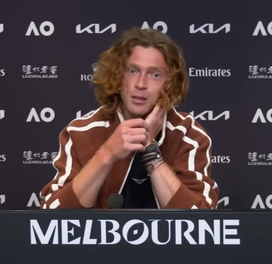 RitaGsp1's tweet image. the moment andrey rublev was struck by the realization that long hair actually suited him