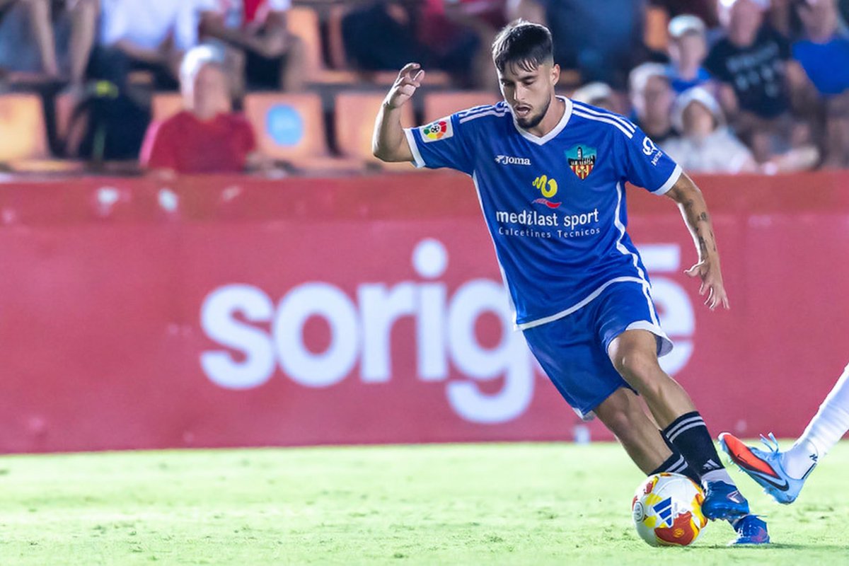 ⚠️El <a href="/LleidaCF/">Lleida CF</a> a punt de tancar 3 (tres) incorporacions més al mercat hivernal.

✍️ <a href="/GxlDeEnricPujol/">Enric Pujol Enthusiast🚐</a>/<a href="/gracieenc1907_/">1907</a> 

#Mercato