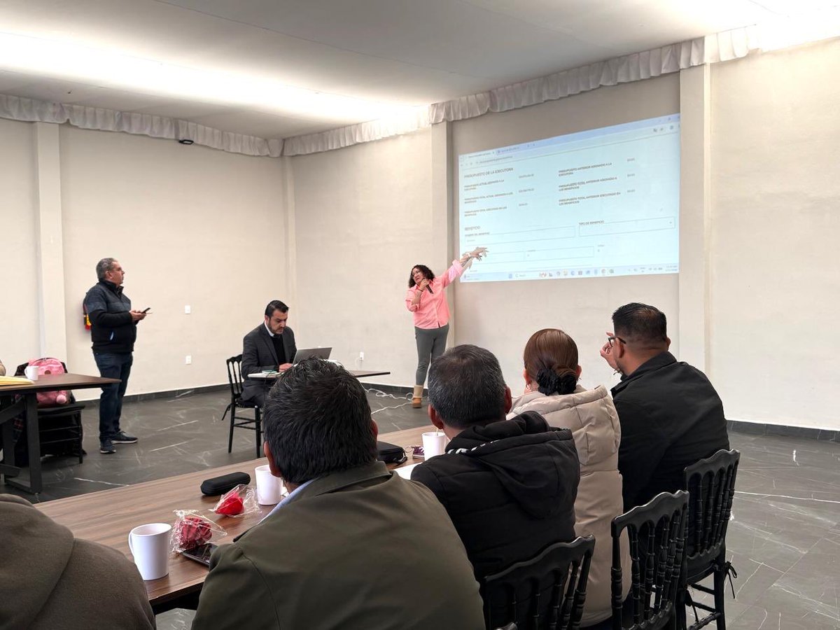 arturougaldea_'s tweet photo. En colaboración con la Unidad de Programas y Políticas para la Excelencia Educativa de la #SECTI, se realizó la Reunión Estatal de Contraloría Social, del ejercicio fiscal 2025, con enlaces de las 14 #SREB y de #SEIEM.
¡Con transparencia, la educación avanza!
#ElPoderDeServir https://t.co/jn4dDYlzrY