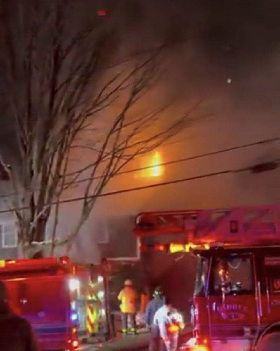 Metro Fire tweet media