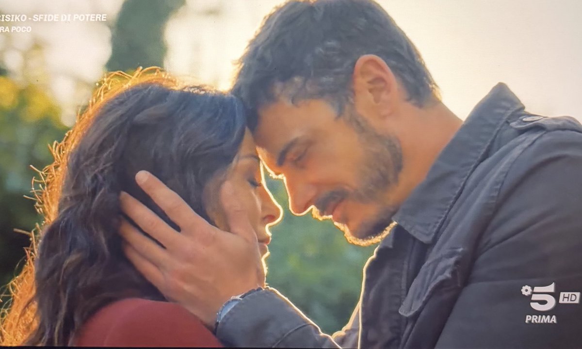 saranonpianger3's tweet photo. Bho raga mi viene da piangere cos'è questa separazione non ci credo MARCO SE NE ANDATO E NON RITORNA PIÙ #atestaalta https://t.co/paQfCgYKQ9