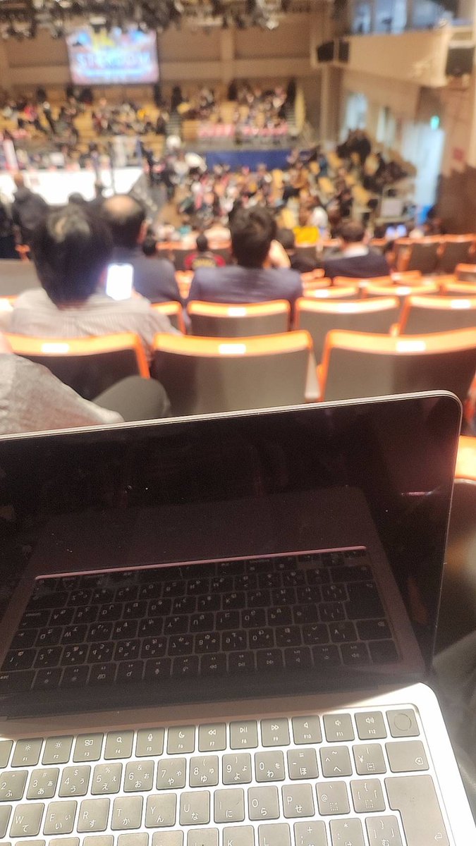 昨日は後楽園でSTARDOMを観戦しつつ課題に追われる恐怖を感じていたよ！
もちろん課題は終わらなかったよ！😊