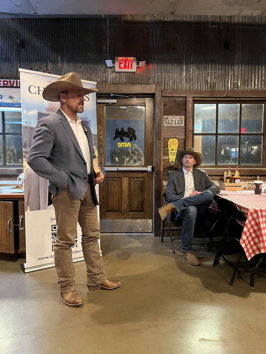 UnderhillVicky's tweet photo. Every time I listen to @DocPeteChambers at these events I pray that all Texans can hear his message.  I think we must somehow convey the message that Abbott &amp; the other day 9 candidates cannot and will not SAVE TEXAS.  Please vote in the Primary. https://t.co/IZUAjwpcyG
