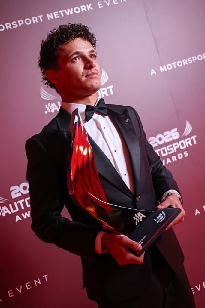 NorrisFiles's tweet image. 🏆 | Otra fotito de nuestro campeón 😌