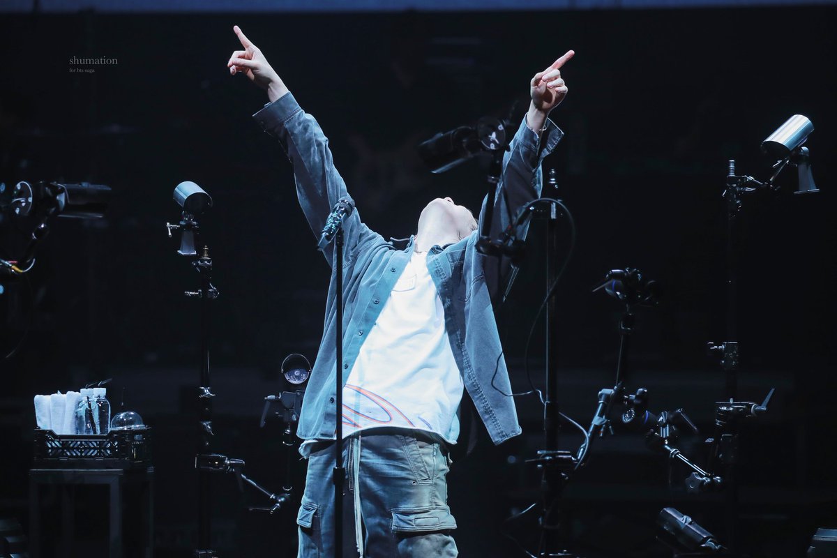 SUGAになってくれてありがとう
人生の重みを音楽にして届けてくれてありがとう
選び取ったすべての道程が誇り
fan들の一人でいることは最高の幸せ

개천から生まれた気高き最強の我らが王

누가 너만큼 해!!

ALWAYS TOGETHER WITH SUGA
#13BloomingYearsWithSUGA
#SUGA #AgustD #슈가 #방탄소년단슈가