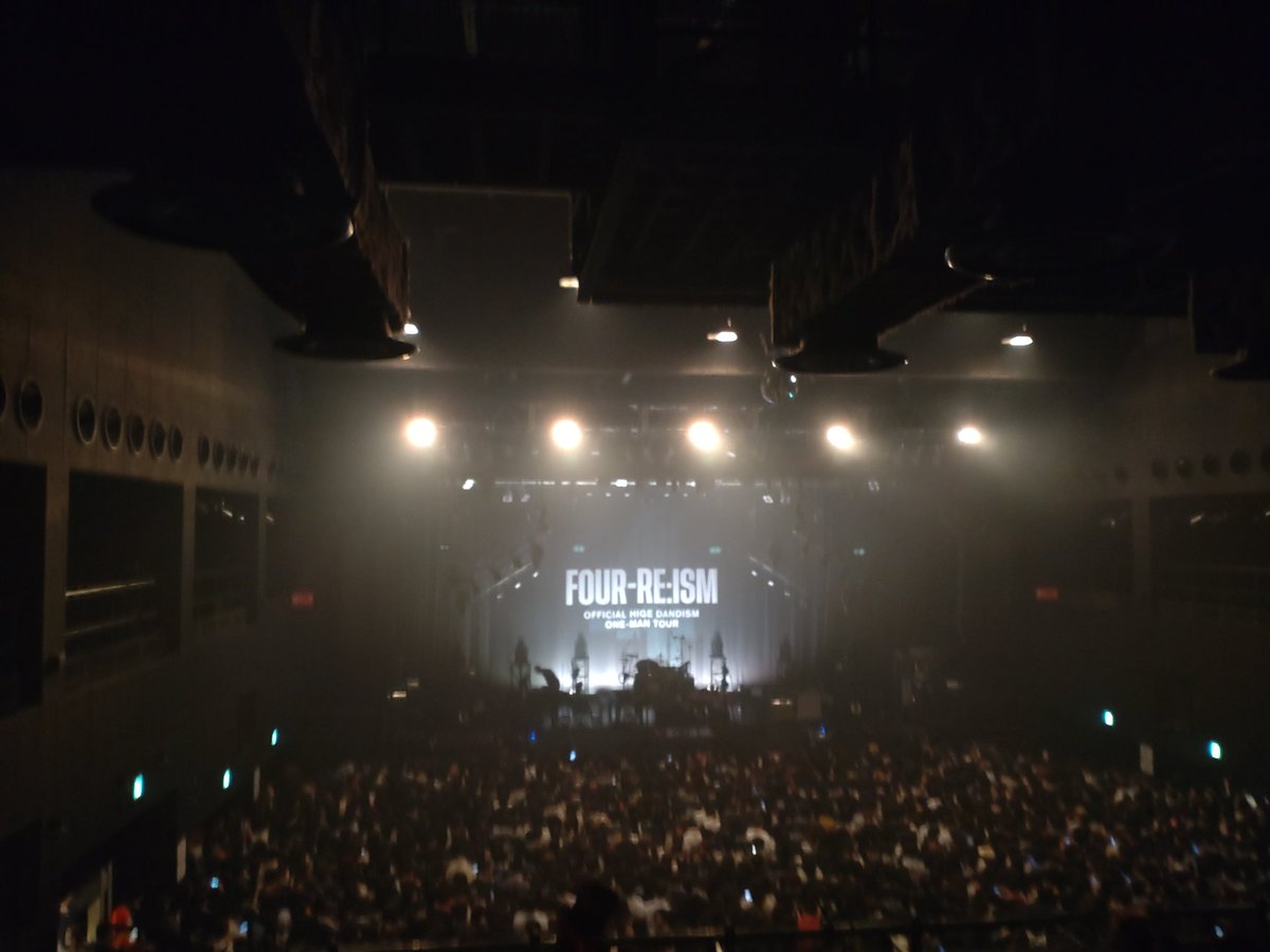 kaze_satone's tweet photo. Zepp名古屋1日目参戦してきました🙌
1階席にするのが不安だったので、はじめから2階席を第一希望にしましたが、ステージから思ったよりかなり近いし、見やすかったです😆
なので、今日2階席で参戦の方は安心して楽しめると思います😊　感想はこのあとつぶやきます🐨
#Official髭男dism https://t.co/n2h5tJXUIl