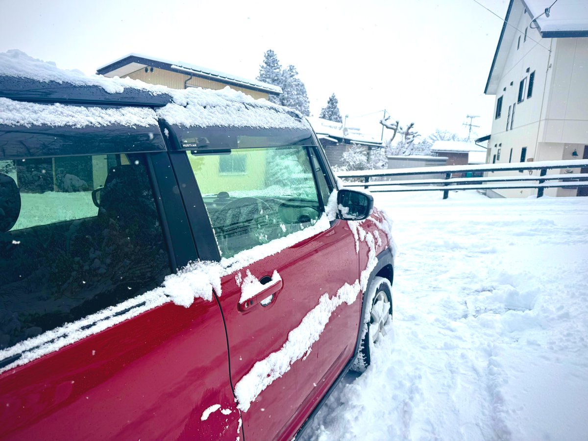 CallitAnything_'s tweet image. 大寒波襲来！一日のスタートは雪掻きから。あまりの雪の量に朝一から心が折れそうですが、安全運転を心がけたいもんです。みなさんもご安全に！