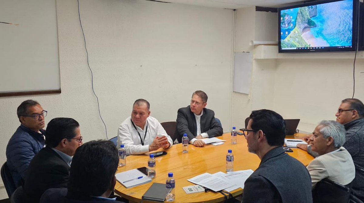 IMEVISedomex's tweet photo. ¡Más oportunidades para los mexiquenses que cuentan con una propiedad social! 🏠
El Director General del IMEVIS, Dr. Alejandro Tenorio Esquivel, sostuvo una reunión de trabajo con autoridades del @RAN_Nacional , para emprender acciones conjuntas en beneficio de las familias del #Edoméx.
#ElPoderDeServir