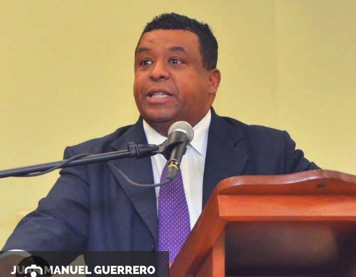 Ha sido un día muy difícil. Doloroso... extremadamente doloroso. Porque duele entenderlo, asimilarlo... y asumirlo es casi imposible. Juan Manuel era un ser excepcional. Su partida es extemporánea e injusta... él tenía tanto que dar, tanto que aportar. Quería hacer muchas cosas,