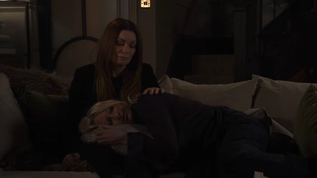 God Ali is just incredible! The way you see Carla’s defenses  slowly crumble as she listens and finally touches Lisa  👏👏 #Swarla #Corrie