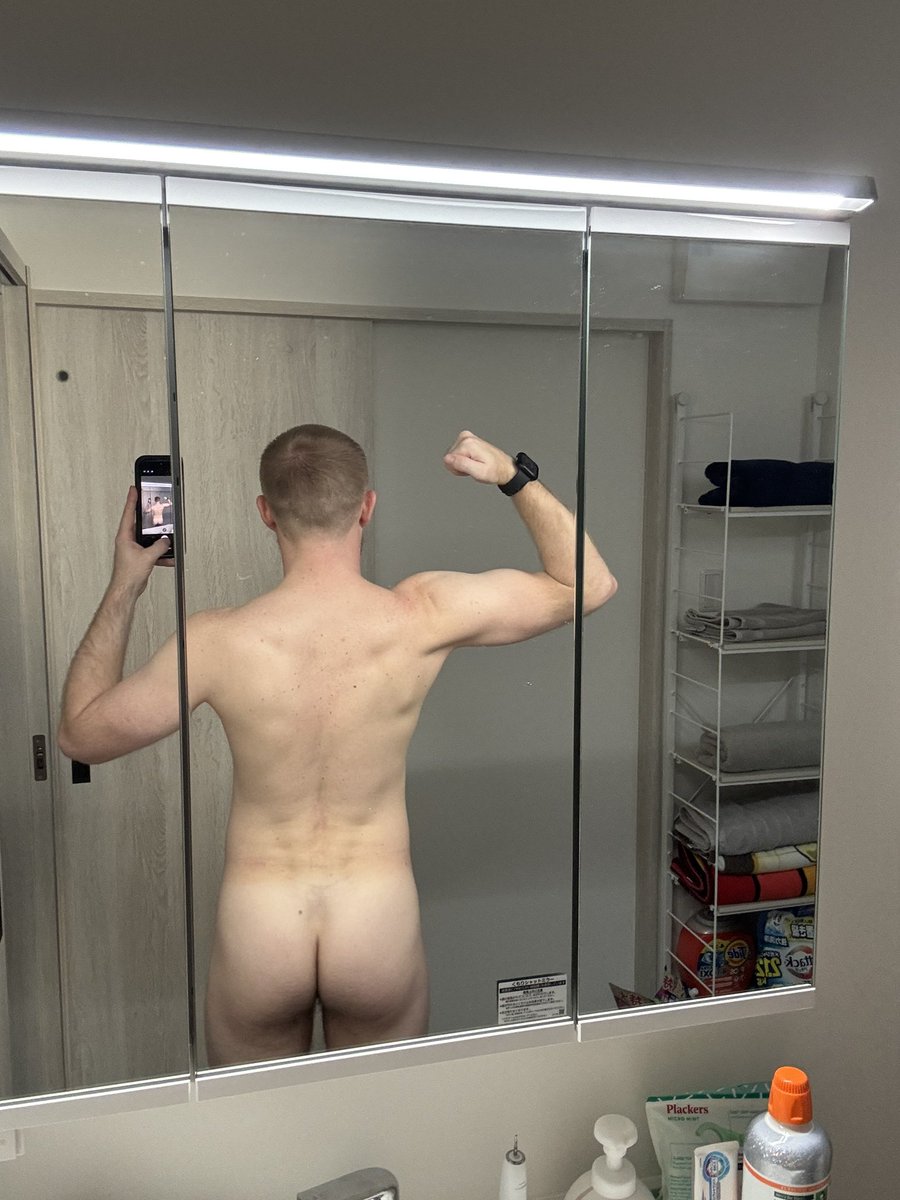 playboy14185's tweet photo. After a month vacation and not working out, not too bad! https://t.co/I6iIZUvhiM