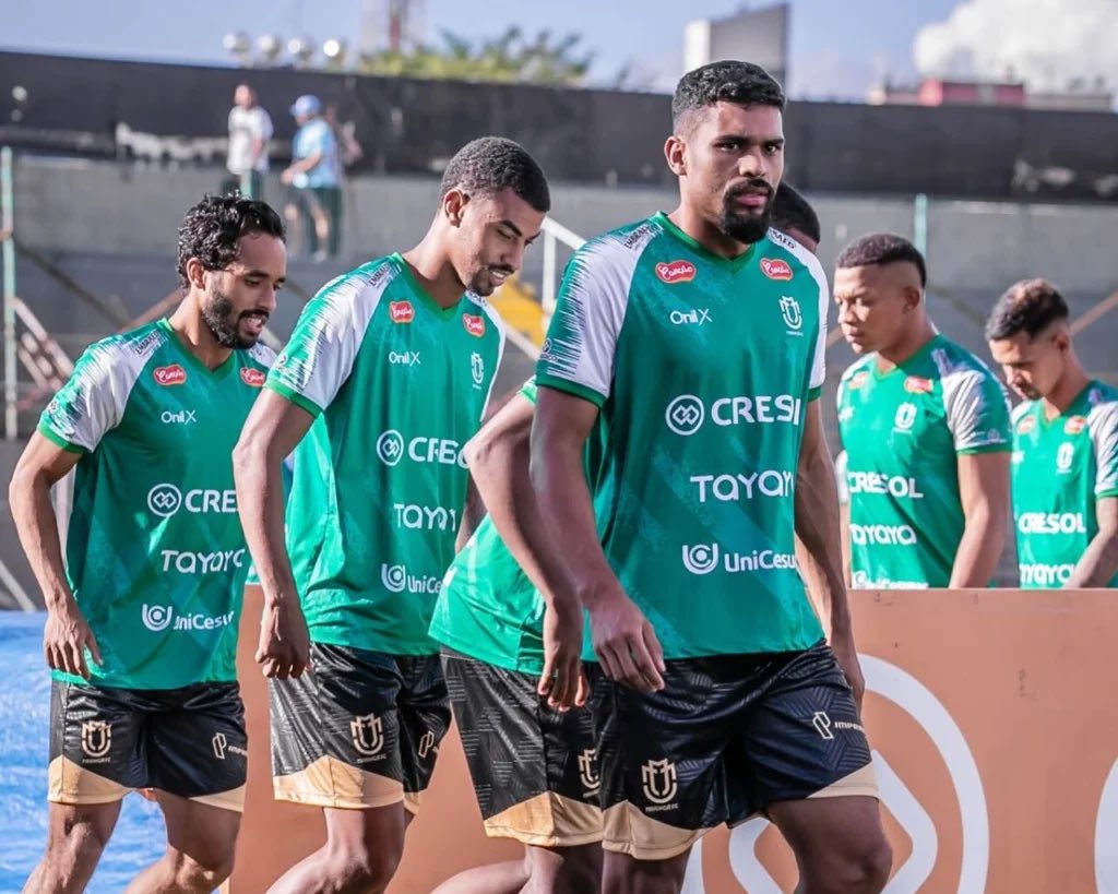 NetoHoracio's tweet photo. Novo reforço do Ceará, Ronald Carvalho chega por empréstimo com opção de compra. 

O atleta está na capital cearense e irá se apresentar amanhã, 22, em Carlos de Alencar Pinto. 

Foto: Fernando Teramatsu/MFC https://t.co/v39AgF975b