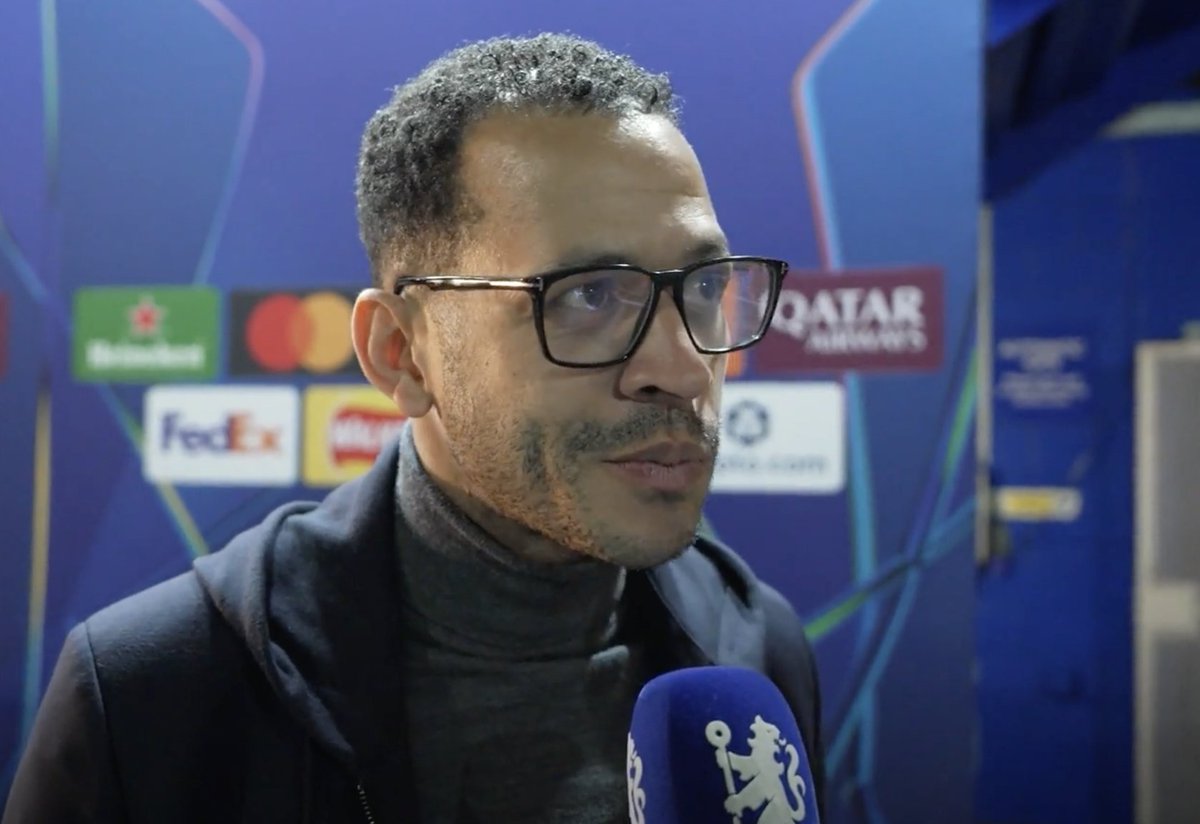 CFCDaily's tweet image. Rosenior on Enzo Fernandez: "The man is a leader...The lads absolutely adore him." [chelseafc]