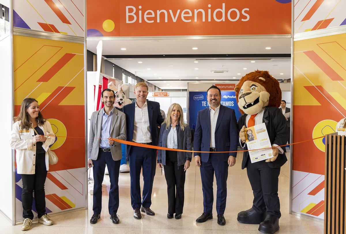 #InformeDelRector2025 La vinculación impulsó la empleabilidad con 200 empresas aliadas, 35 convenios activos y ferias de empleo con 120 empresas. Junto a una comunidad de 74,630 egresados, seguimos conectando talento con oportunidades reales.